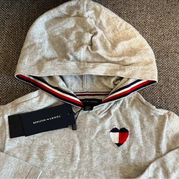 BNWT 2-3yo Tommy Hilfiger girls hooded sweater - Picture 2 of 5